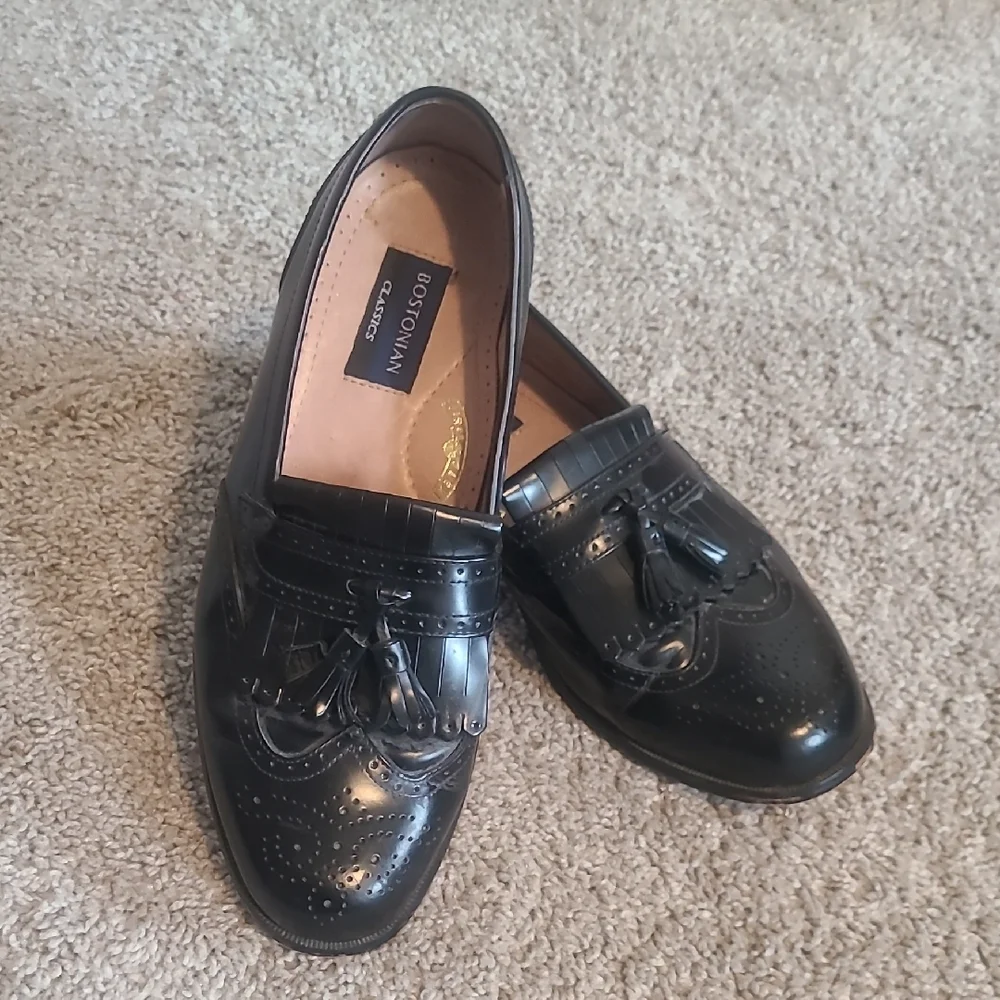 EUC Bostonian Classics Wing Tip Kiltie Black Leather Tassel Loafers Men 9.5M